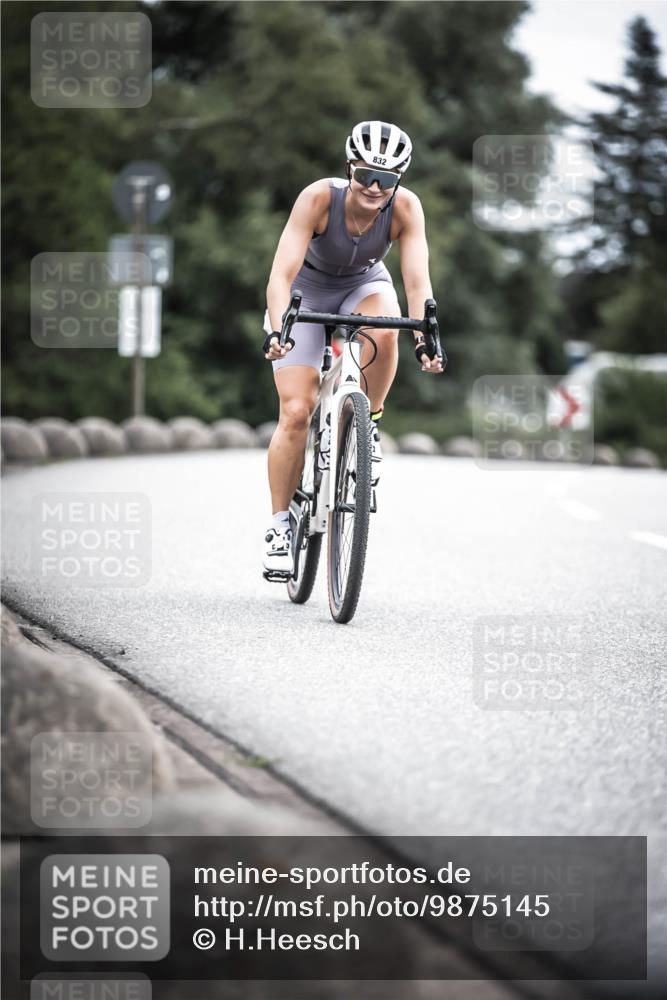 21.06.2026 - 29. Vierlanden-Triathlon H.Heesch http://msf.ph/oto/9875145 21.06.2026 12:19:50 Radfahren 731, 832 meine-sportfotos.de