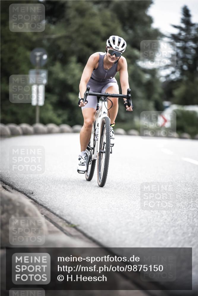 21.06.2026 - 29. Vierlanden-Triathlon H.Heesch http://msf.ph/oto/9875150 21.06.2026 12:19:50 Radfahren 731, 832 meine-sportfotos.de