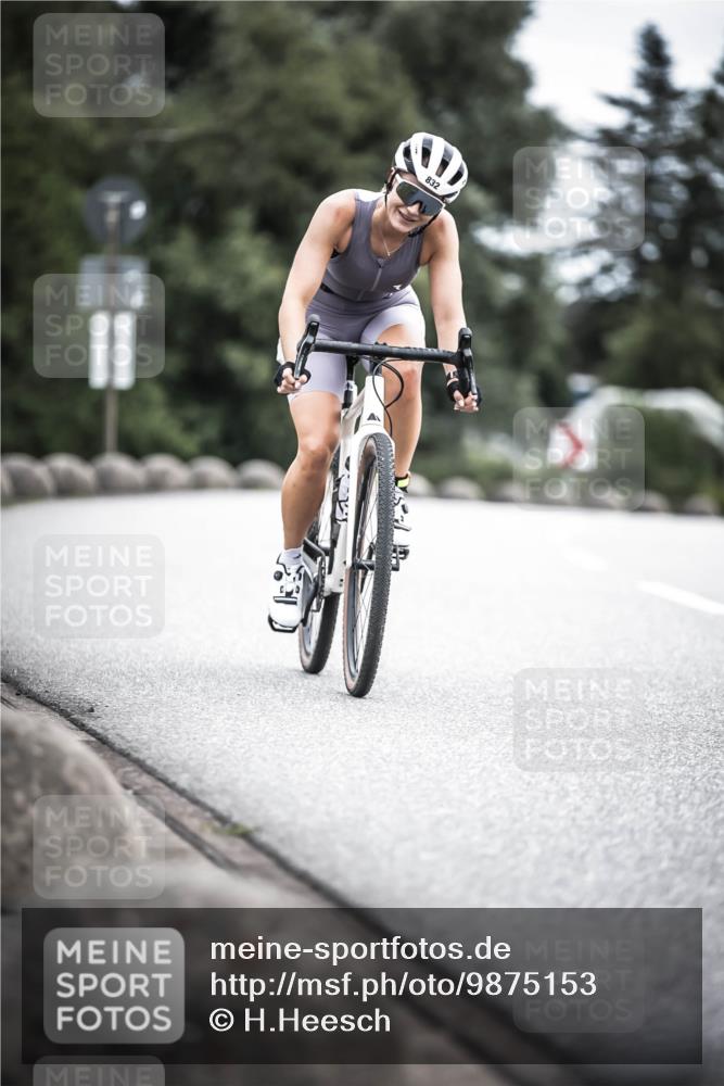 21.06.2026 - 29. Vierlanden-Triathlon H.Heesch http://msf.ph/oto/9875153 21.06.2026 12:19:50 Radfahren 731, 832 meine-sportfotos.de