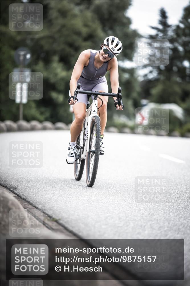 21.06.2026 - 29. Vierlanden-Triathlon H.Heesch http://msf.ph/oto/9875157 21.06.2026 12:19:50 Radfahren 731, 832 meine-sportfotos.de