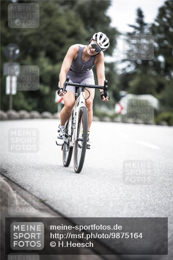 21.06.2026 - 29. Vierlanden-Triathlon H.Heesch http://msf.ph/oto/9875164 21.06.2026 12:19:50 Radfahren 731, 832 meine-sportfotos.de