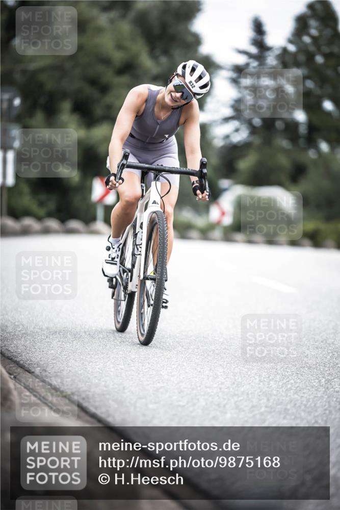 21.06.2026 - 29. Vierlanden-Triathlon H.Heesch http://msf.ph/oto/9875168 21.06.2026 12:19:50 Radfahren 731, 832 meine-sportfotos.de