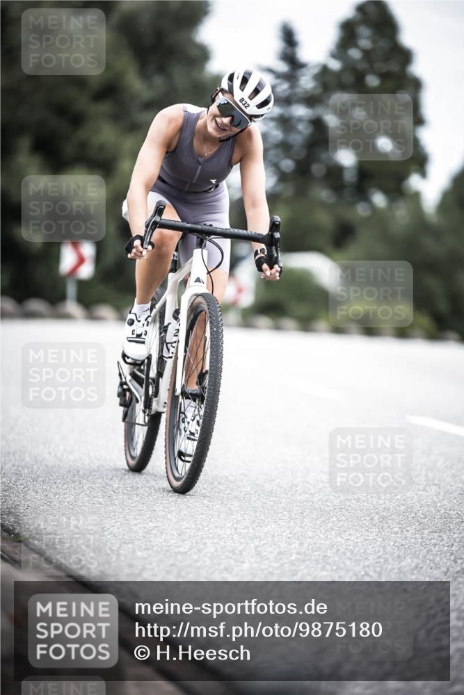 21.06.2026 - 29. Vierlanden-Triathlon H.Heesch http://msf.ph/oto/9875180 21.06.2026 12:19:50 Radfahren 731, 832 meine-sportfotos.de