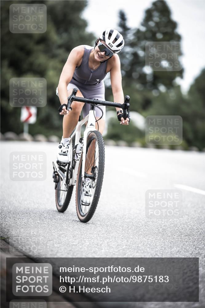 21.06.2026 - 29. Vierlanden-Triathlon H.Heesch http://msf.ph/oto/9875183 21.06.2026 12:19:50 Radfahren 731, 832 meine-sportfotos.de