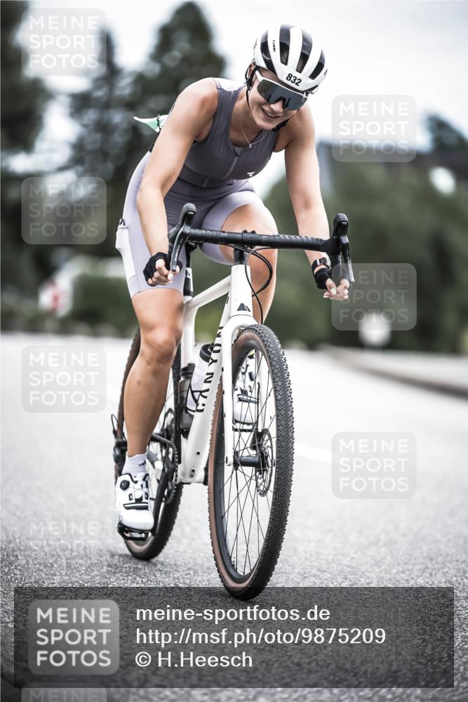 21.06.2026 - 29. Vierlanden-Triathlon H.Heesch http://msf.ph/oto/9875209 21.06.2026 12:19:51 Radfahren 731, 807, 832 meine-sportfotos.de