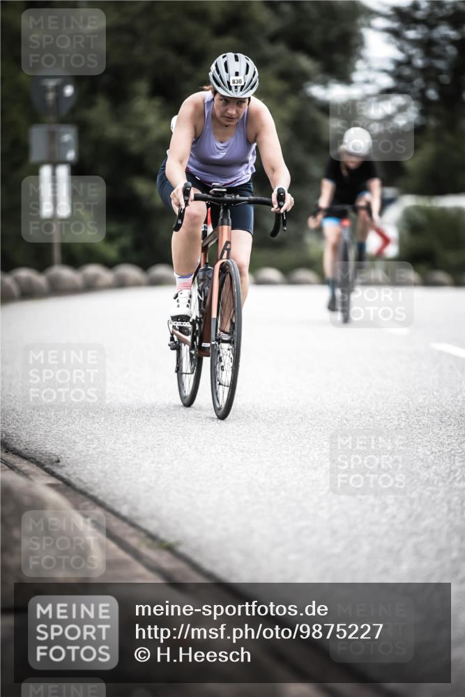 21.06.2026 - 29. Vierlanden-Triathlon H.Heesch http://msf.ph/oto/9875227 21.06.2026 12:20:44 Radfahren 255, 830, 853 meine-sportfotos.de