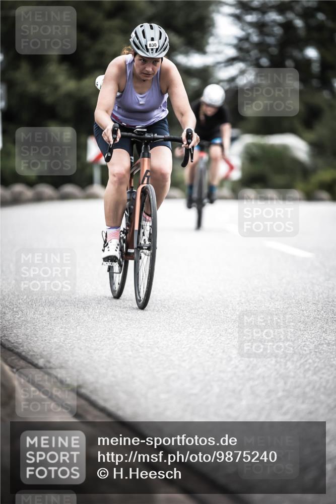 21.06.2026 - 29. Vierlanden-Triathlon H.Heesch http://msf.ph/oto/9875240 21.06.2026 12:20:45 Radfahren 830, 853 meine-sportfotos.de