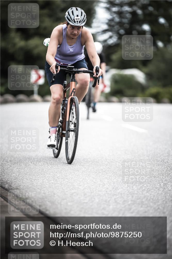 21.06.2026 - 29. Vierlanden-Triathlon H.Heesch http://msf.ph/oto/9875250 21.06.2026 12:20:45 Radfahren 830, 853 meine-sportfotos.de
