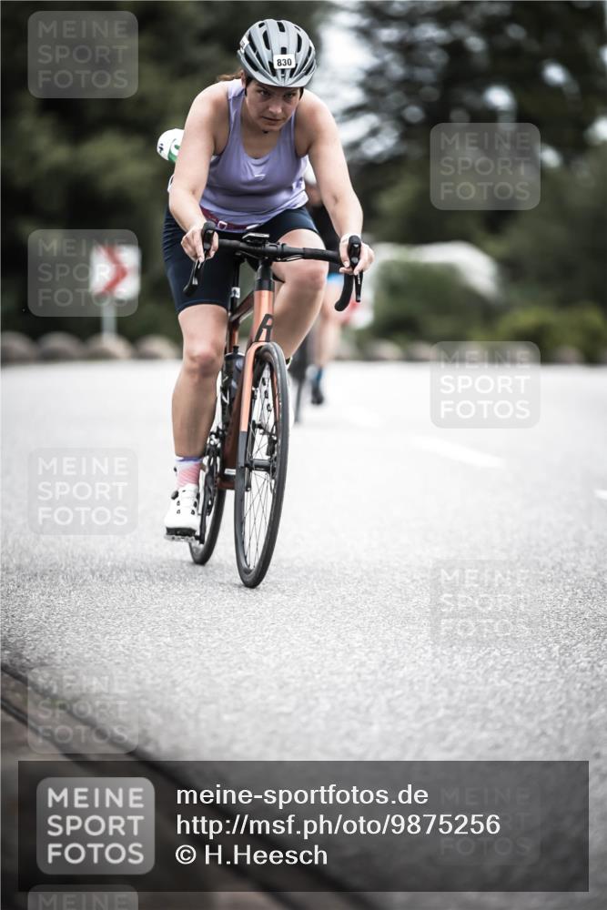 21.06.2026 - 29. Vierlanden-Triathlon H.Heesch http://msf.ph/oto/9875256 21.06.2026 12:20:45 Radfahren 830, 853 meine-sportfotos.de