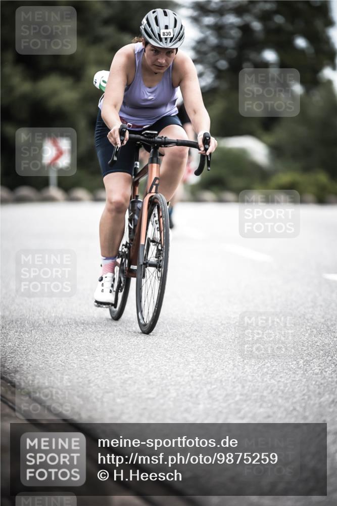 21.06.2026 - 29. Vierlanden-Triathlon H.Heesch http://msf.ph/oto/9875259 21.06.2026 12:20:45 Radfahren 830, 853 meine-sportfotos.de