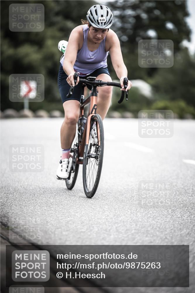 21.06.2026 - 29. Vierlanden-Triathlon H.Heesch http://msf.ph/oto/9875263 21.06.2026 12:20:45 Radfahren 830, 853 meine-sportfotos.de
