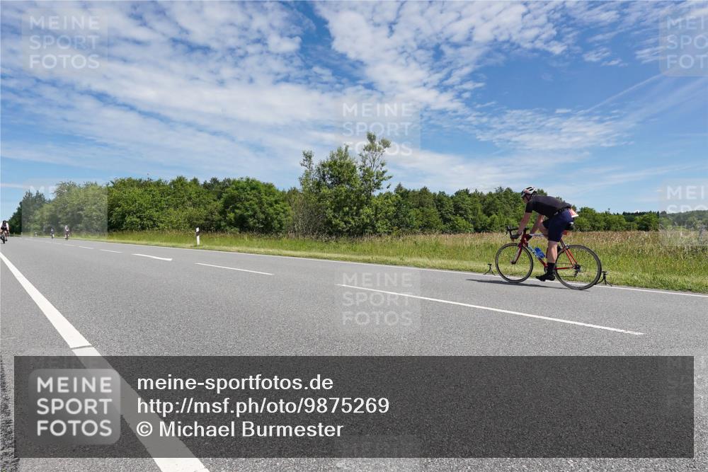 21.06.2026 - Viking Triathlon Michael Burmester http://msf.ph/oto/9875269 21.06.2026 13:02:30 Radfahren 385, 405, 607 meine-sportfotos.de