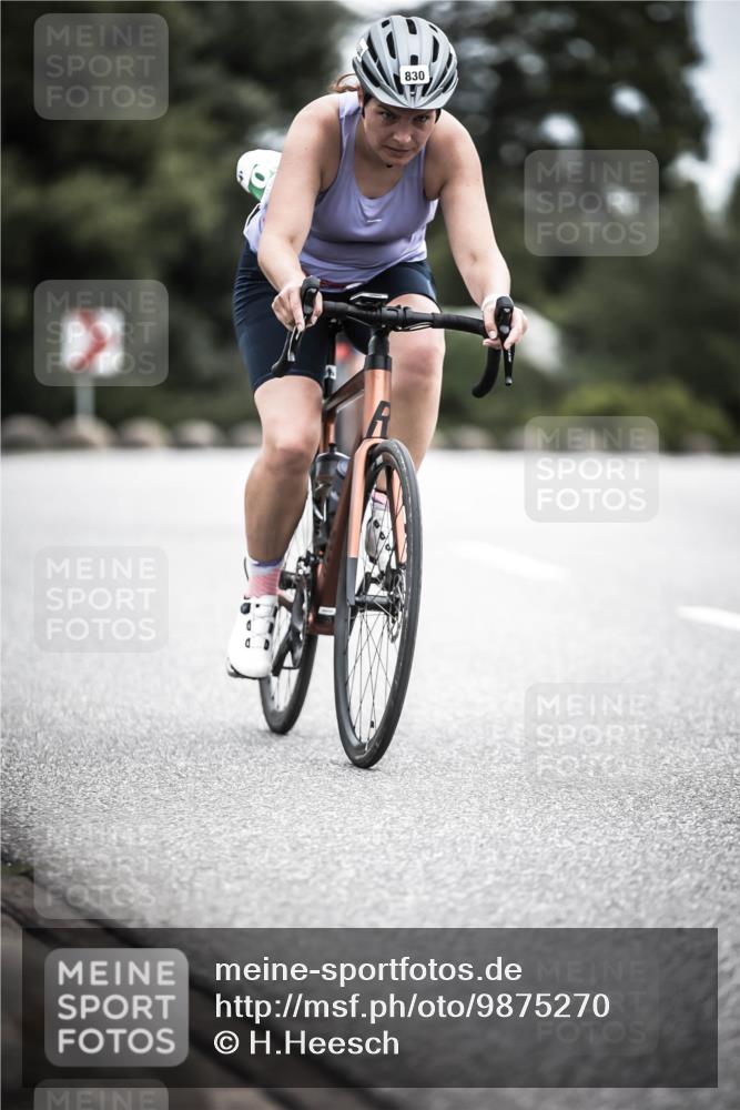 21.06.2026 - 29. Vierlanden-Triathlon H.Heesch http://msf.ph/oto/9875270 21.06.2026 12:20:45 Radfahren 830, 853 meine-sportfotos.de