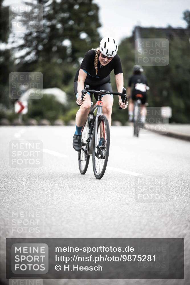 21.06.2026 - 29. Vierlanden-Triathlon H.Heesch http://msf.ph/oto/9875281 21.06.2026 12:20:46 Radfahren 830, 853 meine-sportfotos.de