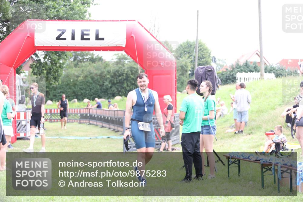 21.06.2026 - 29. Vierlanden-Triathlon Andreas Tolksdorf http://msf.ph/oto/9875283 21.06.2026 11:07:37 Ziel 207, 207 meine-sportfotos.de