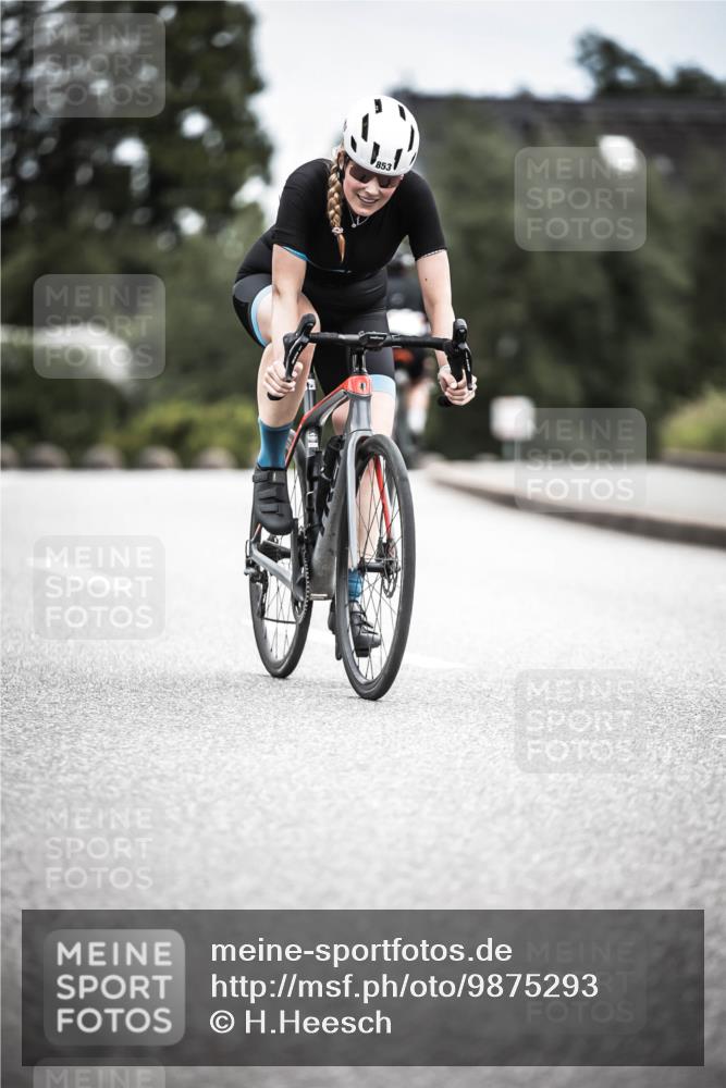 21.06.2026 - 29. Vierlanden-Triathlon H.Heesch http://msf.ph/oto/9875293 21.06.2026 12:20:46 Radfahren 830, 853 meine-sportfotos.de