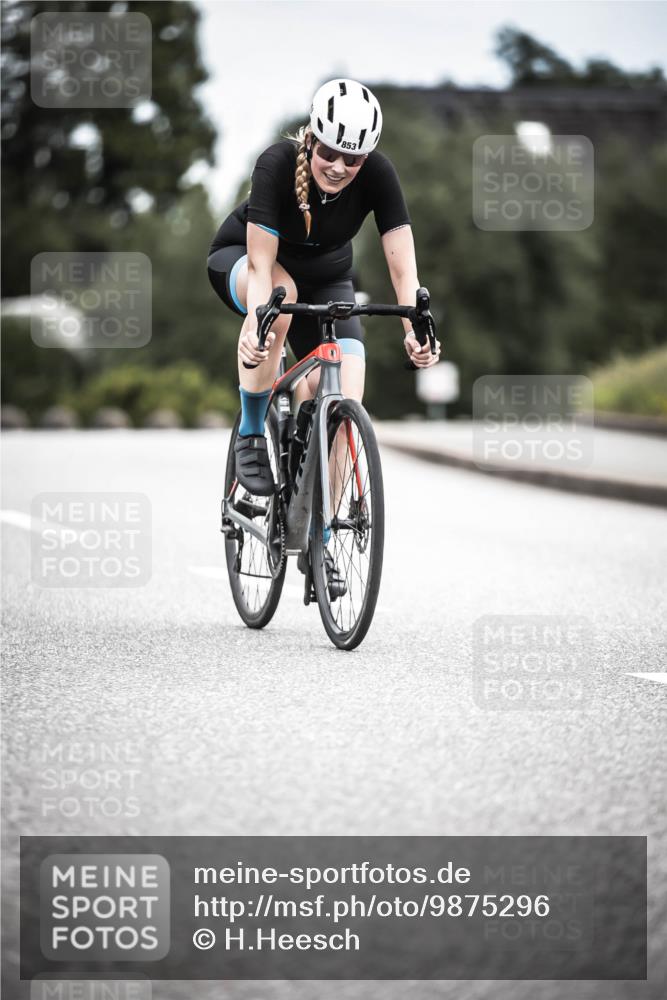 21.06.2026 - 29. Vierlanden-Triathlon H.Heesch http://msf.ph/oto/9875296 21.06.2026 12:20:46 Radfahren 830, 853 meine-sportfotos.de