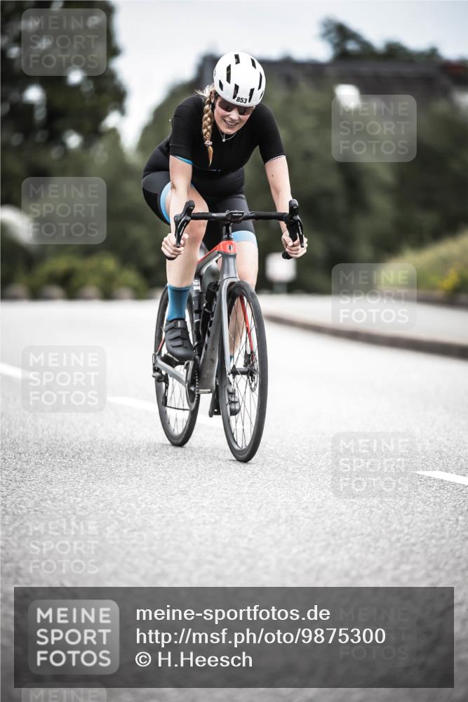 21.06.2026 - 29. Vierlanden-Triathlon H.Heesch http://msf.ph/oto/9875300 21.06.2026 12:20:46 Radfahren 830, 853 meine-sportfotos.de
