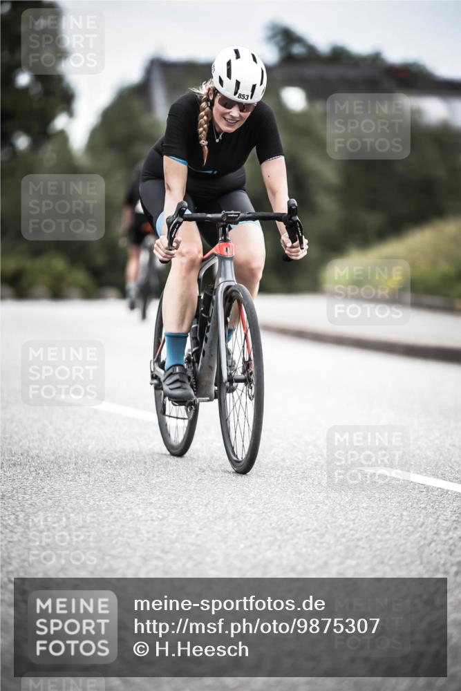 21.06.2026 - 29. Vierlanden-Triathlon H.Heesch http://msf.ph/oto/9875307 21.06.2026 12:20:46 Radfahren 830, 853 meine-sportfotos.de