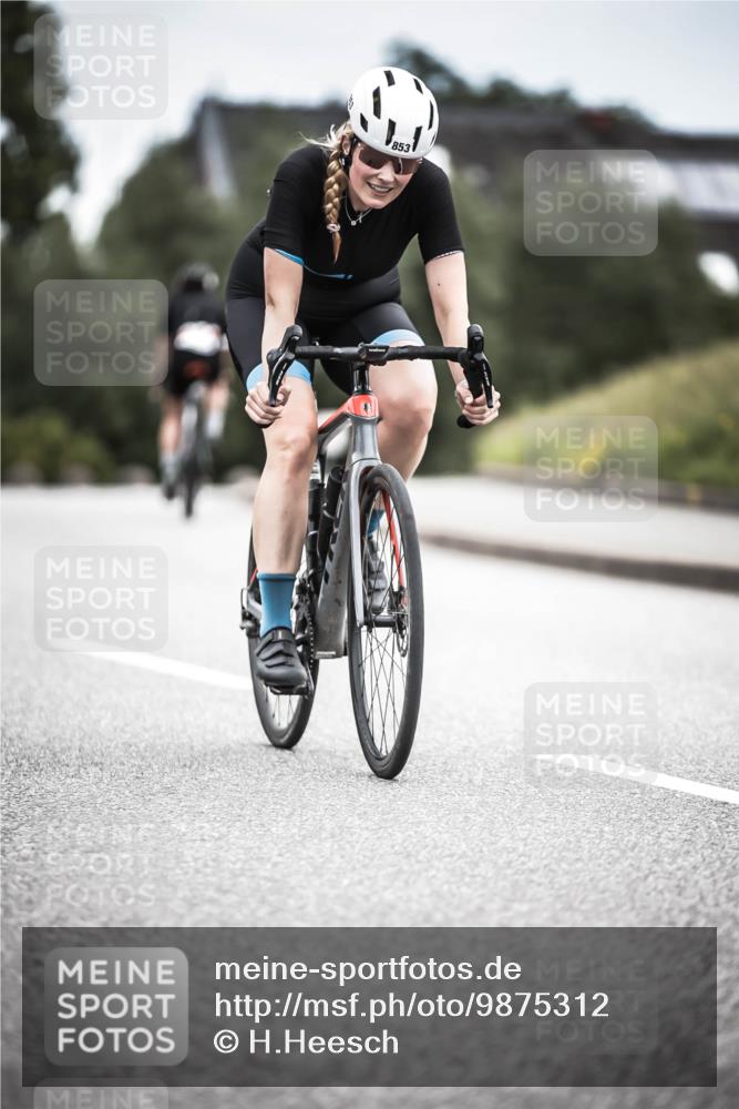21.06.2026 - 29. Vierlanden-Triathlon H.Heesch http://msf.ph/oto/9875312 21.06.2026 12:20:46 Radfahren 830, 853 meine-sportfotos.de