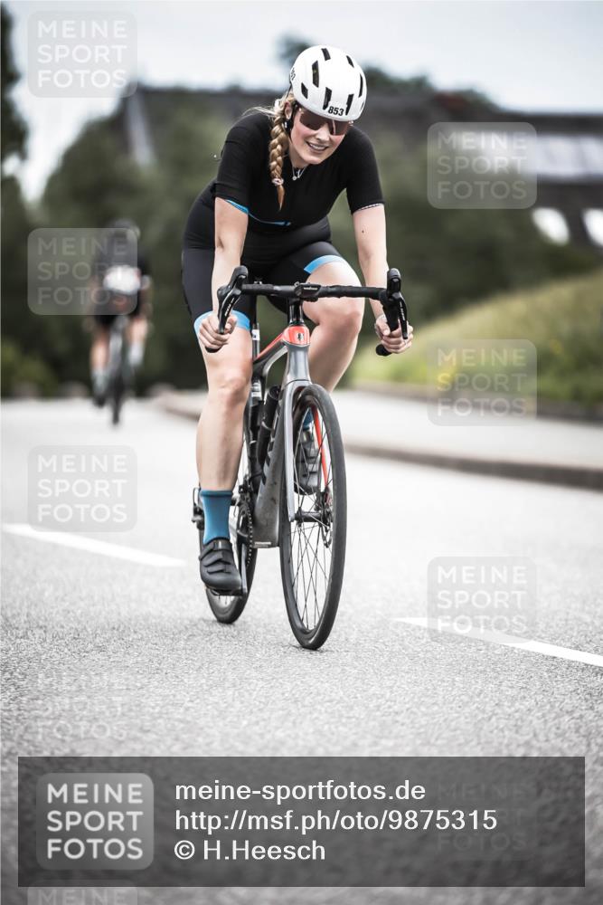 21.06.2026 - 29. Vierlanden-Triathlon H.Heesch http://msf.ph/oto/9875315 21.06.2026 12:20:47 Radfahren 830, 853 meine-sportfotos.de