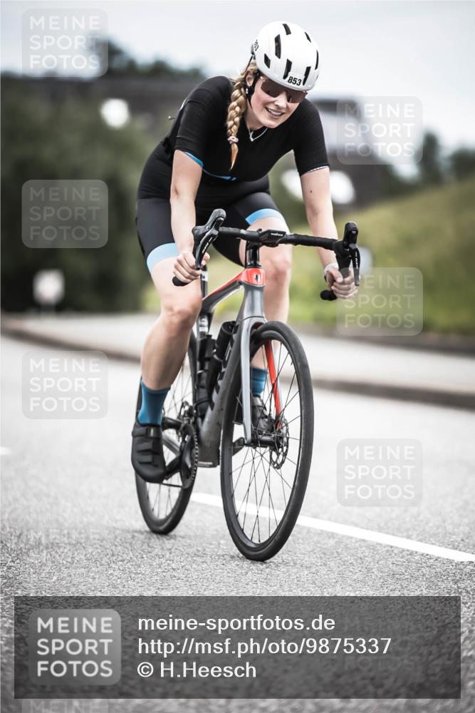 21.06.2026 - 29. Vierlanden-Triathlon H.Heesch http://msf.ph/oto/9875337 21.06.2026 12:20:47 Radfahren 830, 853 meine-sportfotos.de