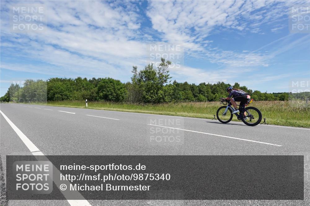 21.06.2026 - Viking Triathlon Michael Burmester http://msf.ph/oto/9875340 21.06.2026 13:04:07 Radfahren 61, 498, 550, 609 meine-sportfotos.de