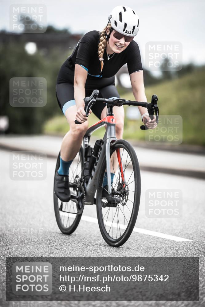 21.06.2026 - 29. Vierlanden-Triathlon H.Heesch http://msf.ph/oto/9875342 21.06.2026 12:20:47 Radfahren 830, 853 meine-sportfotos.de