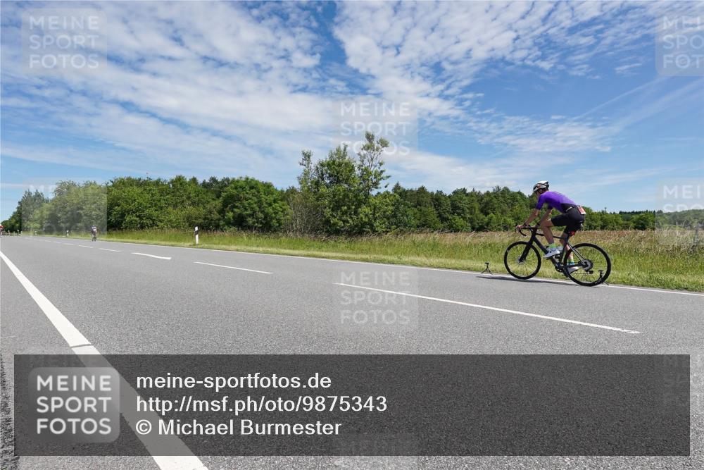 21.06.2026 - Viking Triathlon Michael Burmester http://msf.ph/oto/9875343 21.06.2026 13:04:11 Radfahren 61, 498, 550 meine-sportfotos.de