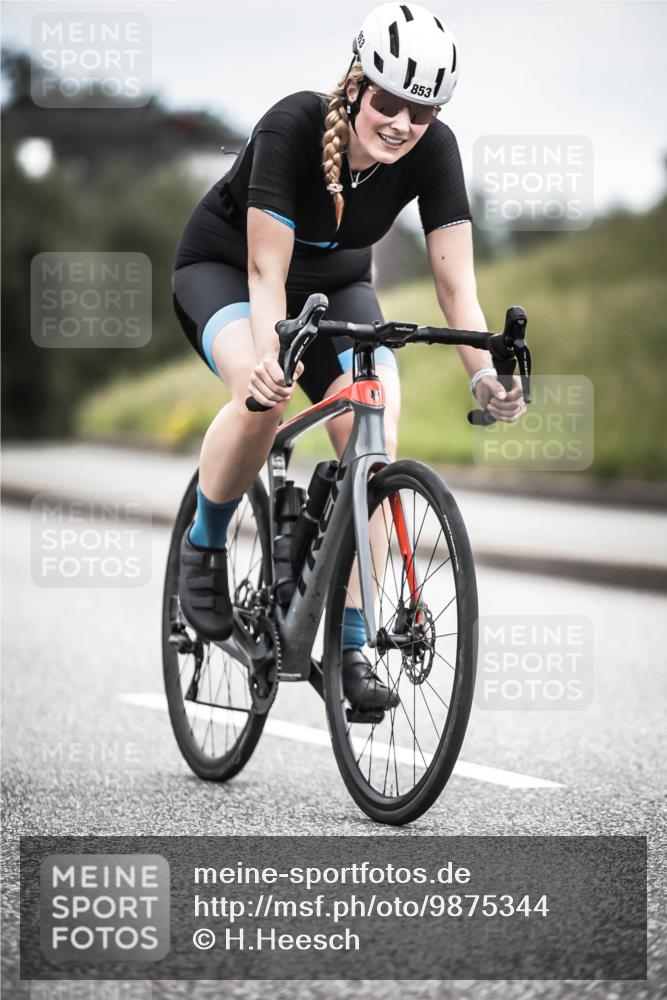 21.06.2026 - 29. Vierlanden-Triathlon H.Heesch http://msf.ph/oto/9875344 21.06.2026 12:20:47 Radfahren 830, 853 meine-sportfotos.de