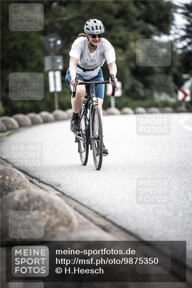 21.06.2026 - 29. Vierlanden-Triathlon H.Heesch http://msf.ph/oto/9875350 21.06.2026 12:21:57 Radfahren 888, 898 meine-sportfotos.de