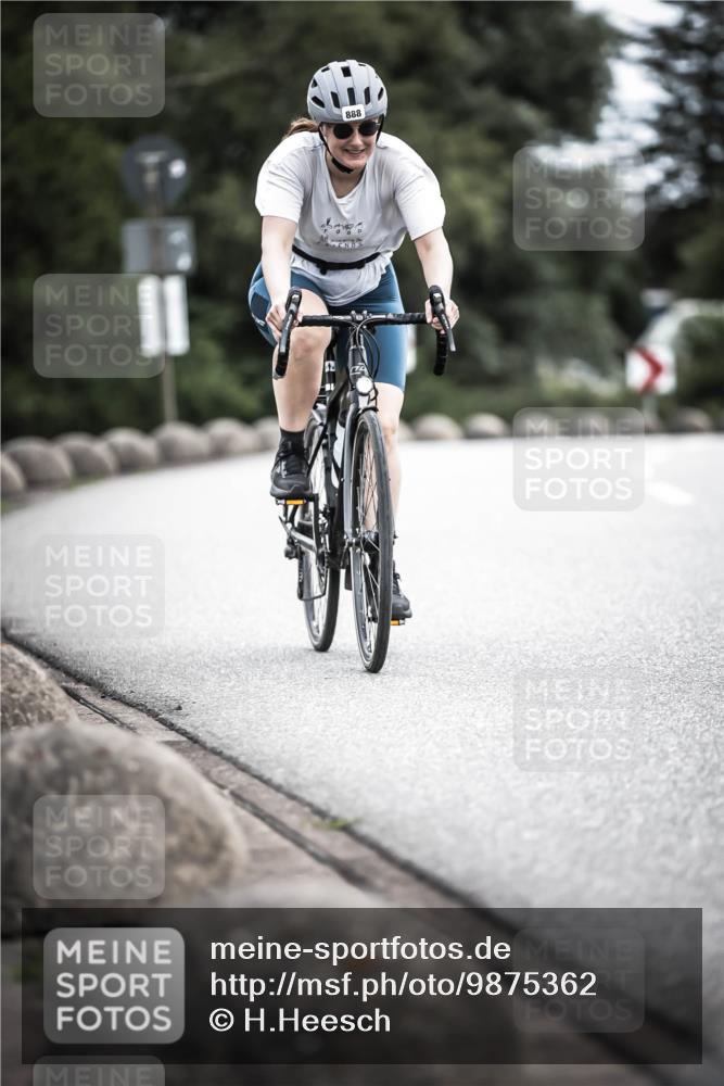 21.06.2026 - 29. Vierlanden-Triathlon H.Heesch http://msf.ph/oto/9875362 21.06.2026 12:21:57 Radfahren 888, 898 meine-sportfotos.de