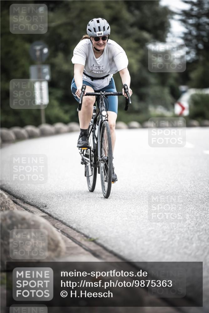 21.06.2026 - 29. Vierlanden-Triathlon H.Heesch http://msf.ph/oto/9875363 21.06.2026 12:21:57 Radfahren 888, 898 meine-sportfotos.de