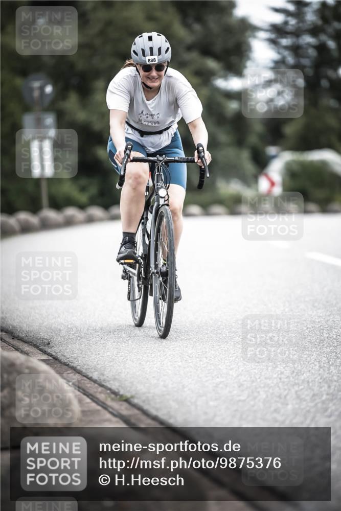 21.06.2026 - 29. Vierlanden-Triathlon H.Heesch http://msf.ph/oto/9875376 21.06.2026 12:21:57 Radfahren 888, 898 meine-sportfotos.de
