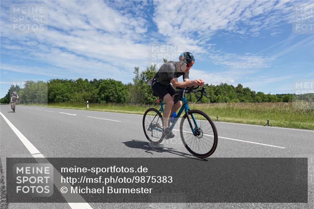 21.06.2026 - Viking Triathlon Michael Burmester http://msf.ph/oto/9875383 21.06.2026 13:05:08 Radfahren 92, 496, 631 meine-sportfotos.de