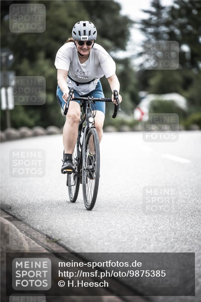 21.06.2026 - 29. Vierlanden-Triathlon H.Heesch http://msf.ph/oto/9875385 21.06.2026 12:21:57 Radfahren 888, 898 meine-sportfotos.de