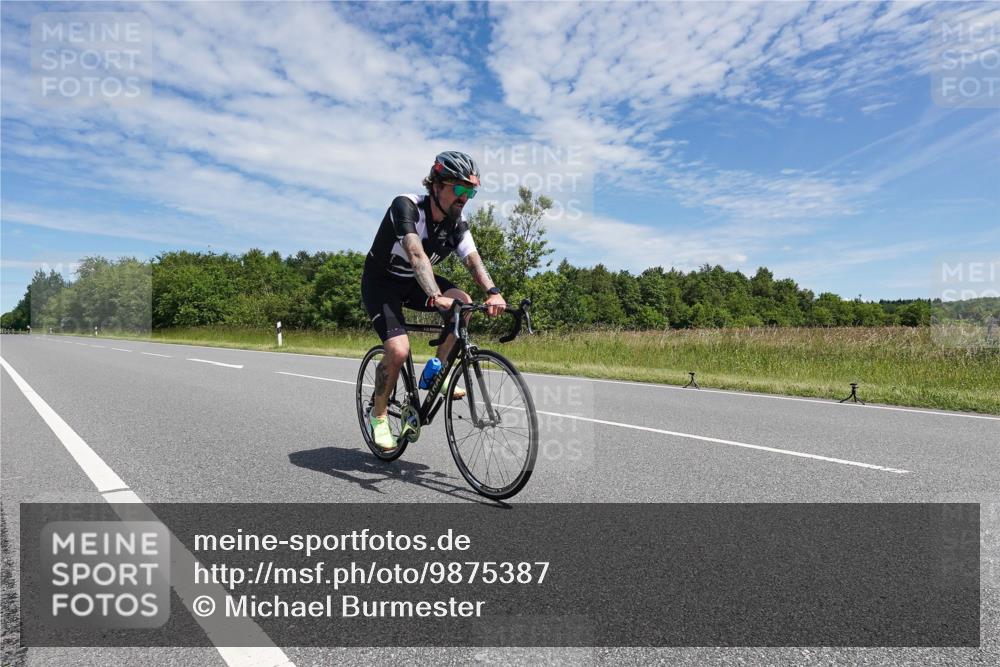 21.06.2026 - Viking Triathlon Michael Burmester http://msf.ph/oto/9875387 21.06.2026 13:05:11 Radfahren 92, 496, 631 meine-sportfotos.de