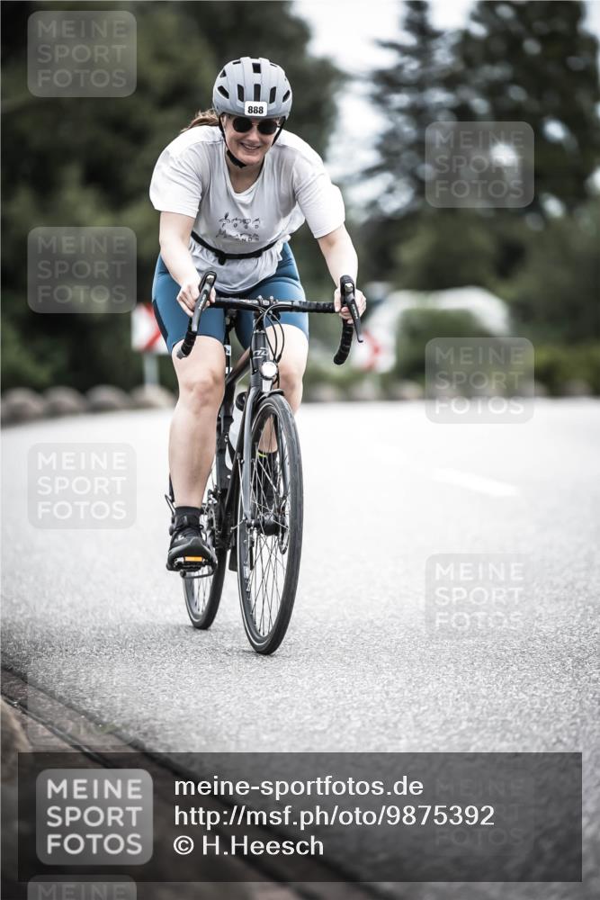 21.06.2026 - 29. Vierlanden-Triathlon H.Heesch http://msf.ph/oto/9875392 21.06.2026 12:21:58 Radfahren 888, 898 meine-sportfotos.de