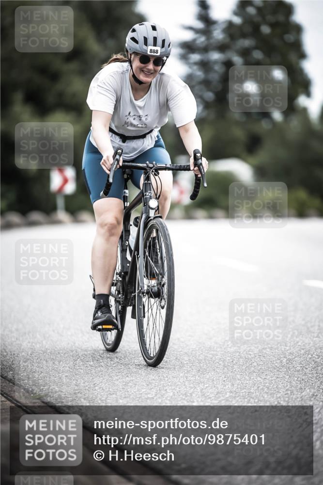 21.06.2026 - 29. Vierlanden-Triathlon H.Heesch http://msf.ph/oto/9875401 21.06.2026 12:21:58 Radfahren 888, 898 meine-sportfotos.de