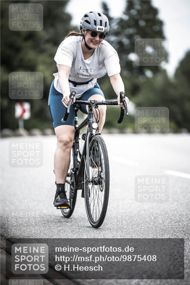 21.06.2026 - 29. Vierlanden-Triathlon H.Heesch http://msf.ph/oto/9875408 21.06.2026 12:21:58 Radfahren 888, 898 meine-sportfotos.de