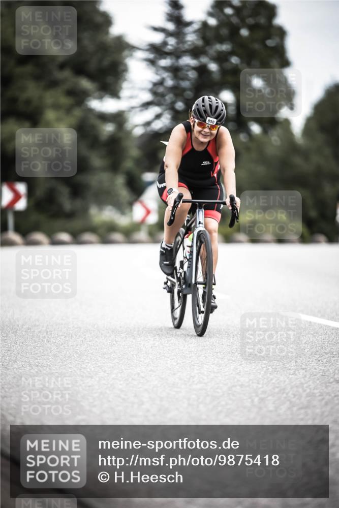 21.06.2026 - 29. Vierlanden-Triathlon H.Heesch http://msf.ph/oto/9875418 21.06.2026 12:22:09 Radfahren 687, 836, 841, 850 meine-sportfotos.de