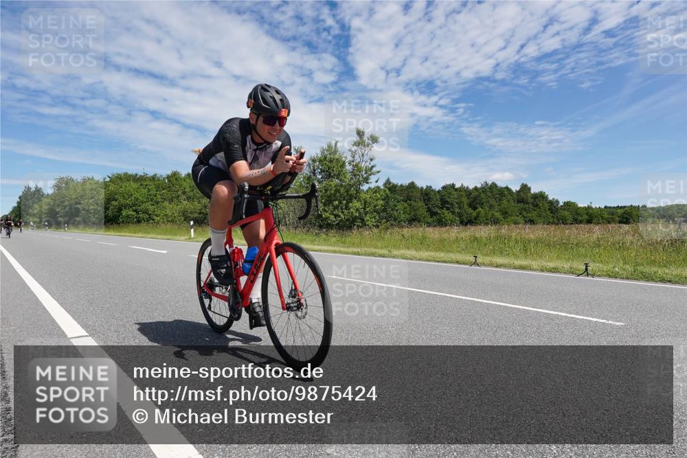 21.06.2026 - Viking Triathlon Michael Burmester http://msf.ph/oto/9875424 21.06.2026 13:06:44 Radfahren 222, 233, 374, 516, 523, 636 meine-sportfotos.de