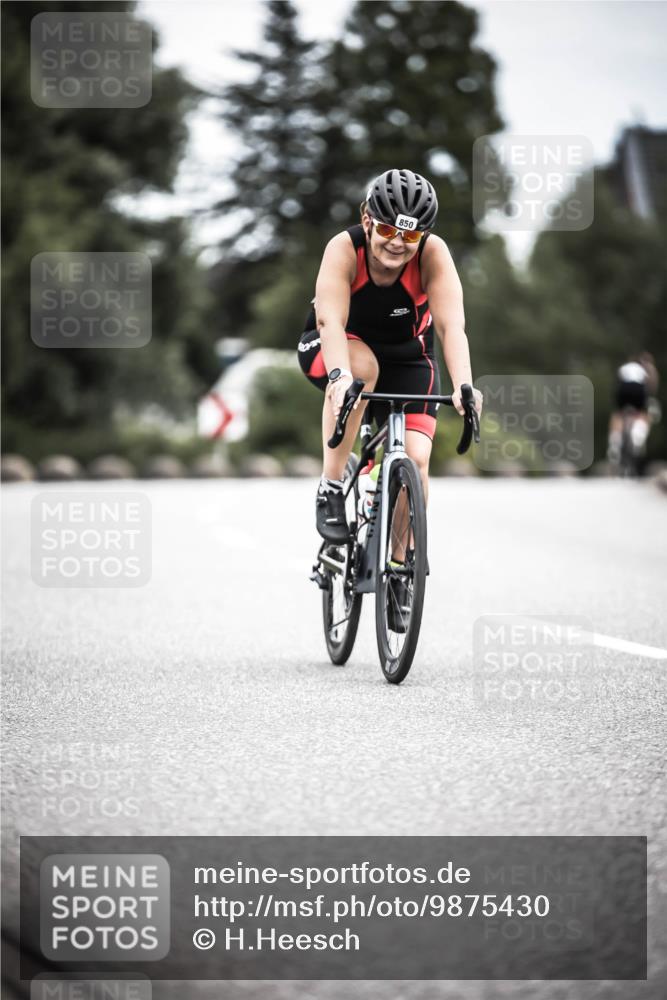 21.06.2026 - 29. Vierlanden-Triathlon H.Heesch http://msf.ph/oto/9875430 21.06.2026 12:22:10 Radfahren 687, 737, 836, 841, 850 meine-sportfotos.de