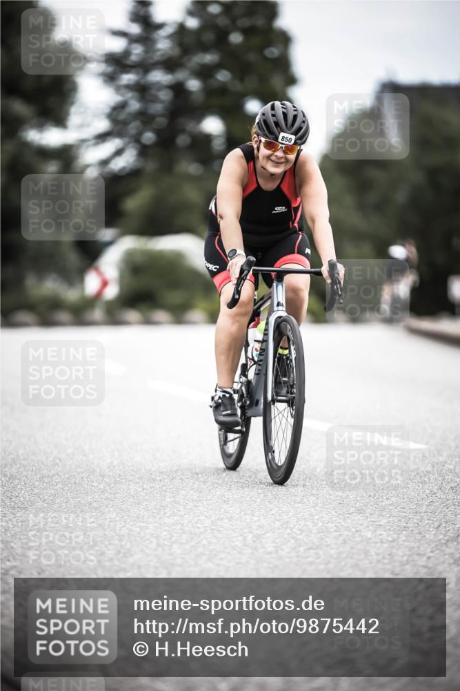 21.06.2026 - 29. Vierlanden-Triathlon H.Heesch http://msf.ph/oto/9875442 21.06.2026 12:22:10 Radfahren 687, 737, 836, 841, 850 meine-sportfotos.de