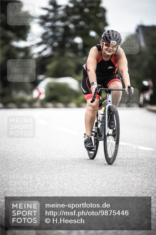 21.06.2026 - 29. Vierlanden-Triathlon H.Heesch http://msf.ph/oto/9875446 21.06.2026 12:22:10 Radfahren 687, 737, 836, 841, 850 meine-sportfotos.de