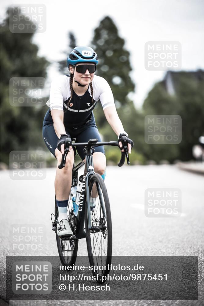 21.06.2026 - 29. Vierlanden-Triathlon H.Heesch http://msf.ph/oto/9875451 21.06.2026 12:22:11 Radfahren 687, 737, 841, 850 meine-sportfotos.de