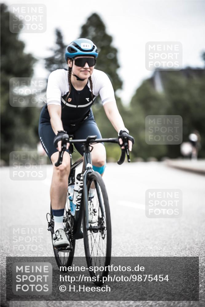 21.06.2026 - 29. Vierlanden-Triathlon H.Heesch http://msf.ph/oto/9875454 21.06.2026 12:22:11 Radfahren 687, 737, 841, 850 meine-sportfotos.de