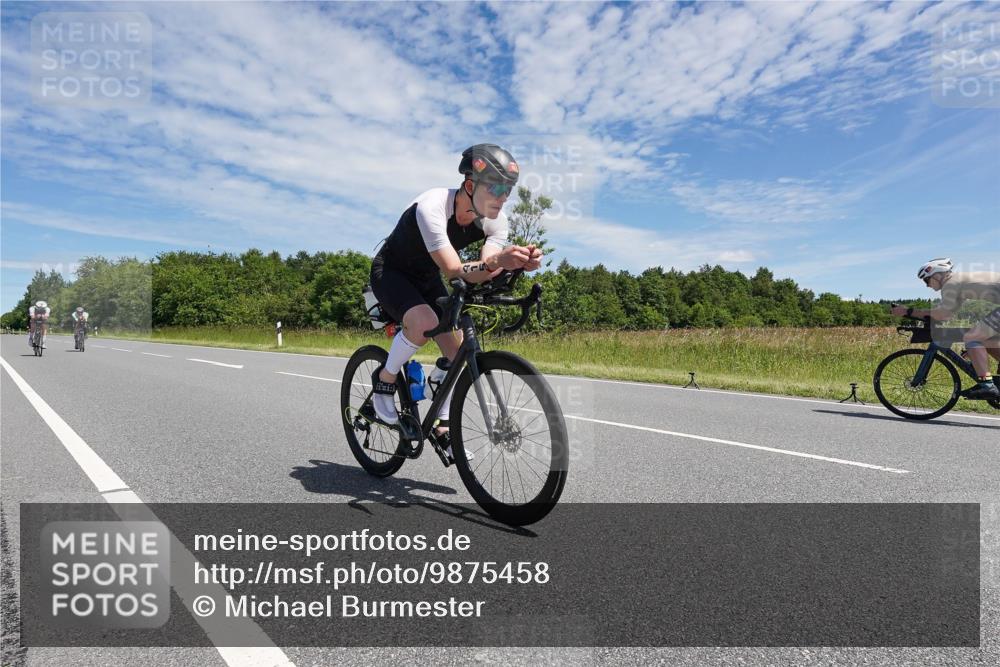21.06.2026 - Viking Triathlon Michael Burmester http://msf.ph/oto/9875458 21.06.2026 13:07:06 Radfahren 59, 59, 321, 369, 564 meine-sportfotos.de