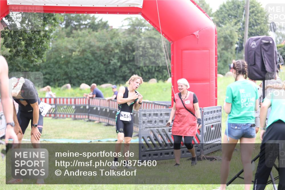 21.06.2026 - 29. Vierlanden-Triathlon Andreas Tolksdorf http://msf.ph/oto/9875460 21.06.2026 11:08:01 Ziel 345, 349, 425, 345, 349, 425 meine-sportfotos.de