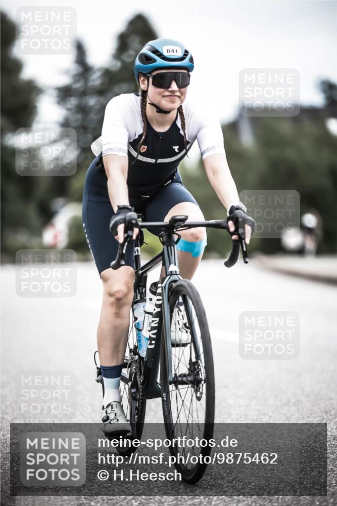 21.06.2026 - 29. Vierlanden-Triathlon H.Heesch http://msf.ph/oto/9875462 21.06.2026 12:22:11 Radfahren 687, 737, 841, 850 meine-sportfotos.de